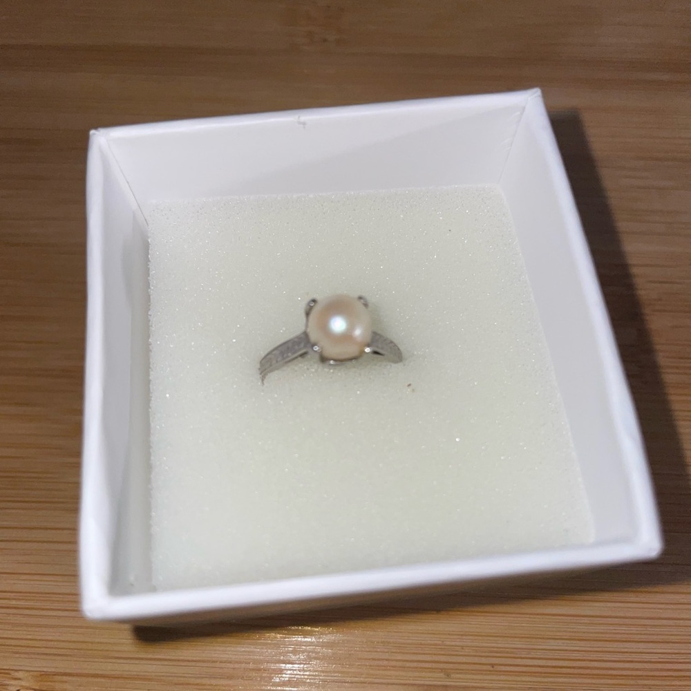 Vintage 900PLAT/100IRID Pearl Ring